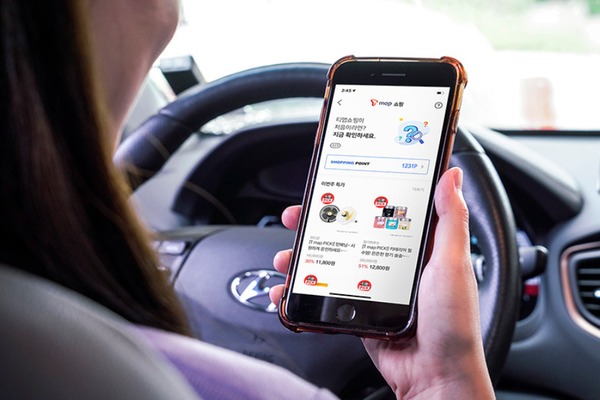 SK텔레콤이 T맵 앱을 통해 주행거리와 주유 결제금액에 따라 할인 포인트를 주고 차량용품을 저렴하게 구입할 수 있는 ‘T맵쇼핑’을 새롭게 서비스 한다고 14일 밝혔다.