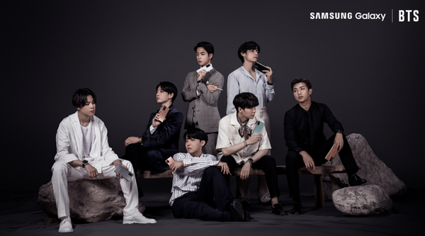방탄소년단(BTS)이 삼성 ‘갤럭시 노트20’을 소개하고 있는 모습