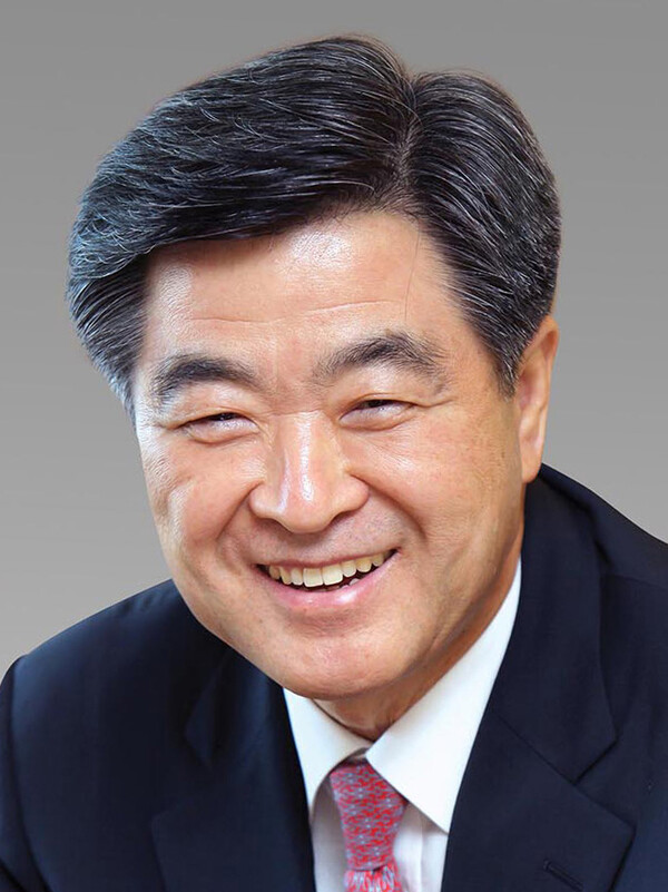 HD현대 권오갑 회장이 조선소 중대재해 피해 유가족을 위한 장학재단을 설립한다. 사진=HD현대