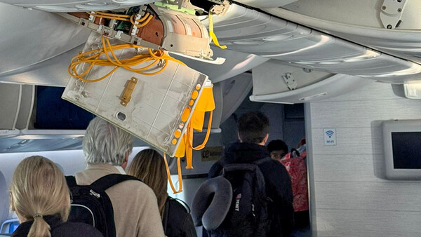 지난 1일(현지시간) 난기루에 착륙한 우루과이행 스페인 여객기. 에어 유로파 소속 보잉 787-9 드림라이너