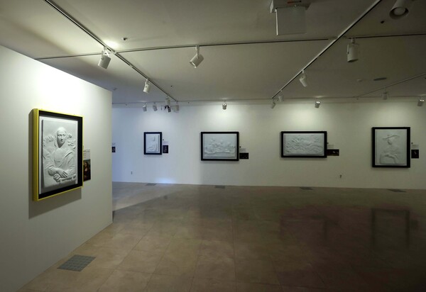 유니원커뮤니케이션즈는 4일 서울 종로구 한국장애인문화예술원 이음센터 2층 이음갤러리에서 ‘시각장애인을 위한 어두운 미술관’ 특별 전시를 개막했다. 사진=프리즘커뮤니케이션