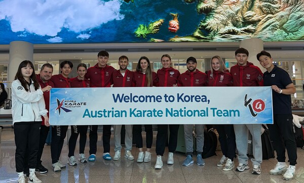 오스트리아선수단 입국 모습. 사진=대한체육연맹