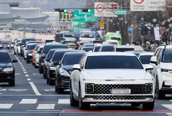 지난달 국내 완성차 업체인 현대차, 기아, 르노코리아, KG모빌리티, 한국GM 5개사의 판매량이 68만3605대로 집계됐다. 사진=연합뉴스