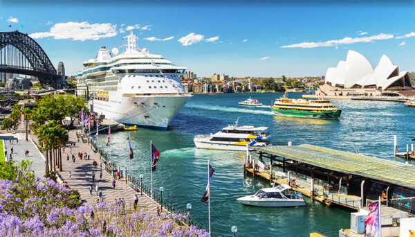 크루즈 여행은 기항지로 이동하는 시간도 하나의 여행이 된다. 사진=플래폼투어