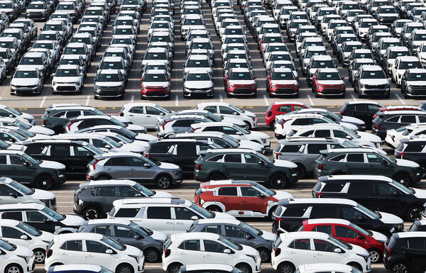 선적 기다리는 자동차. 사진=연합뉴스