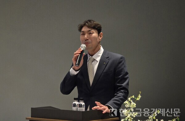 이형덕 현대건설 리뉴얼신사업팀장이 신규 프로젝트에 대한 구체적 설명을 진행했다. 사진=정진아 기자