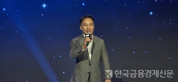 김택진 COO가 엔씨소프트의 비전을 설명하고 있다. 사진=정진아 기자