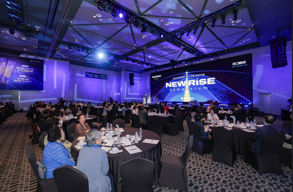 지난 10월 18일 서울 용산구 드래곤시티호텔에서 열린 '동아제약 2025 약사 학술 심포지엄 NEW RISE'의 현장 모습. 사진=동아제약