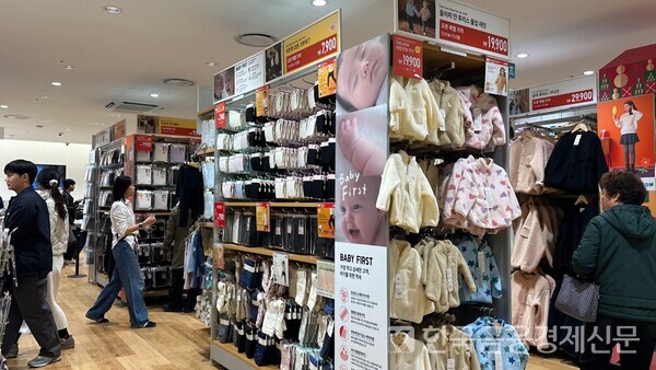 유니클로 롯데백화점 대전점에 새롭게 추가된 '키즈&베이비존'. 사진=허지현 기자