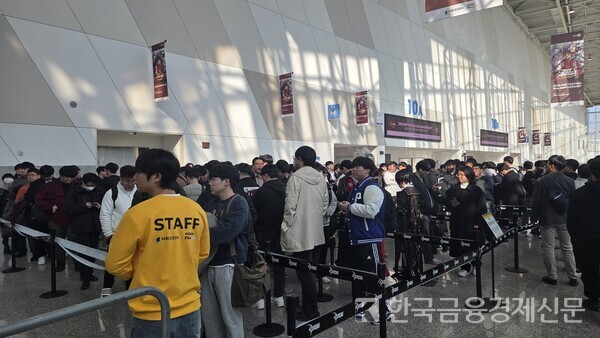 던파 페스티벌 티켓 부스 대기줄. 사진= 김성훈 기자