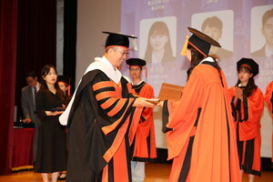 동국대, 2025년 가을 학위수여식 개최 - 뉴스 썸네일 이미지