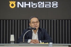 이찬우 NH농협금융 회장 "위기를 혁신 기회로...고객·농업인과 동반 성... - 뉴스 썸네일 이미지